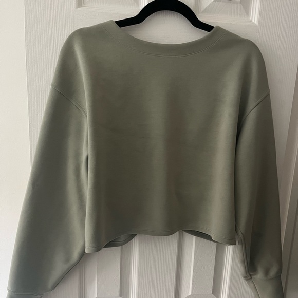 Lululemon twist back to front pullover- reversible - Picture 1 of 4